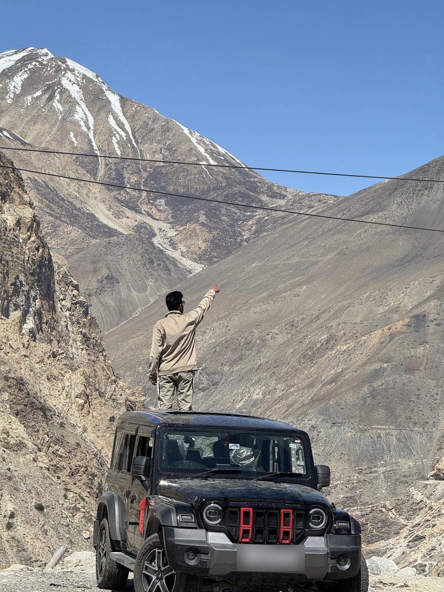 Pointing out tomorrow’s route